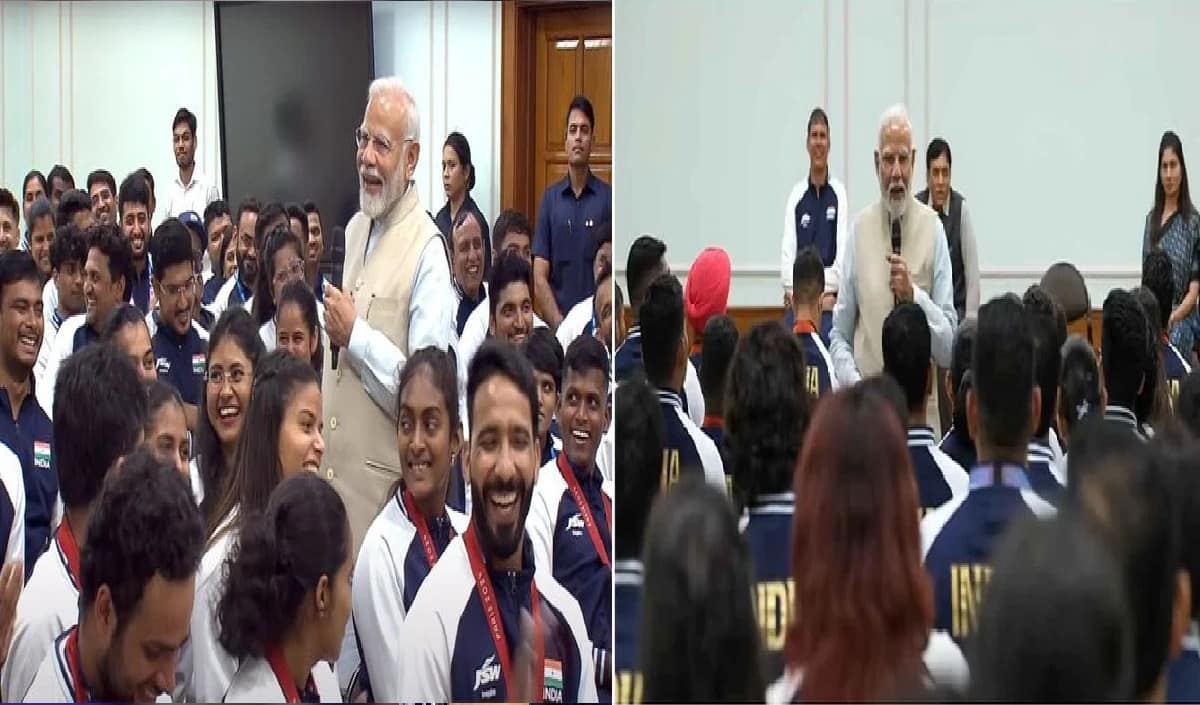 Prime Minister Narendra Modi met Indian athletes, Prime Minister Abni Lakera put his hand on his head